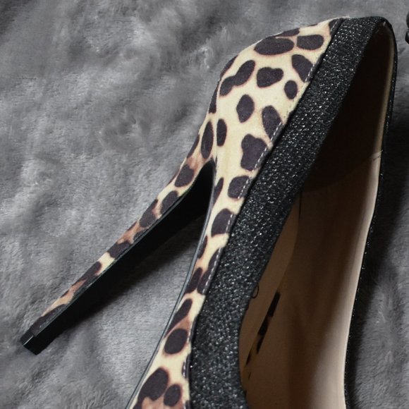 Penny Loves Kenny Cheetah Sparkle Studded Heels - Picture 15 of 15